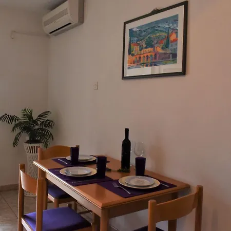 Frama - 3 Apartment